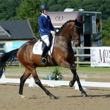 Emma Woolley young horse finalist